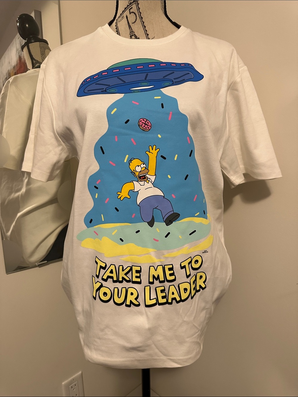 The Simpsons Med. 100% Cotton Graphic Tee - White "Take Me To Your Leader"